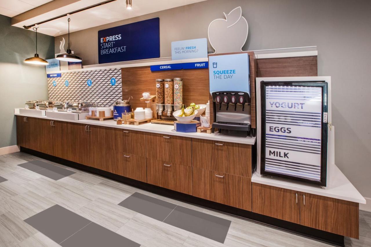 Holiday Inn Express Frazer - Malvern By Ihg Dış mekan fotoğraf