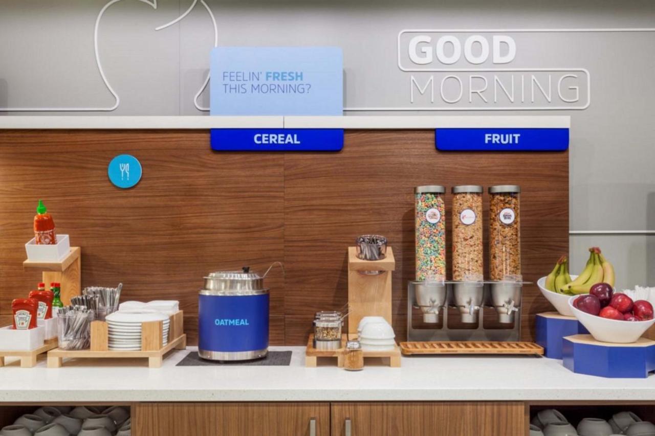 Holiday Inn Express Frazer - Malvern By Ihg Dış mekan fotoğraf